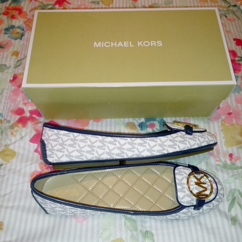 Michael Kors Lillie Moc Flats - Picture 8 of 10